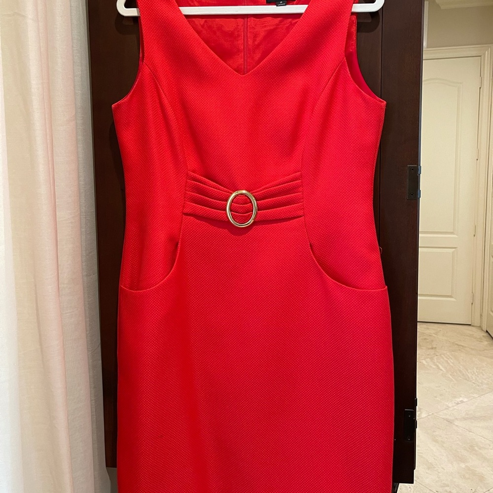Pretty Red Dress! - Picture 1 of 4